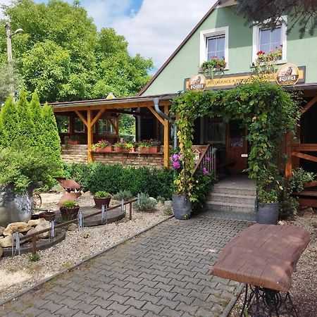 Restaurace A Penzion U Kuliku Raspenava Eksteriør billede